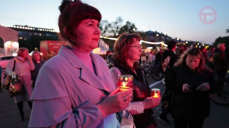 «Свечи памяти» зажгли уссурийцы на центральной площади