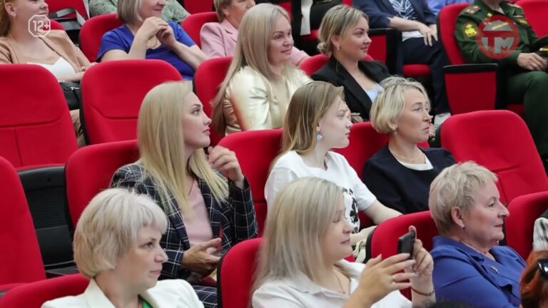 Активистов Уссурийска поощрили в День России