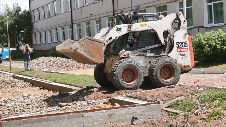 Общественные наблюдатели посетили спортивные объекты 6 и 25 школ Уссурийска