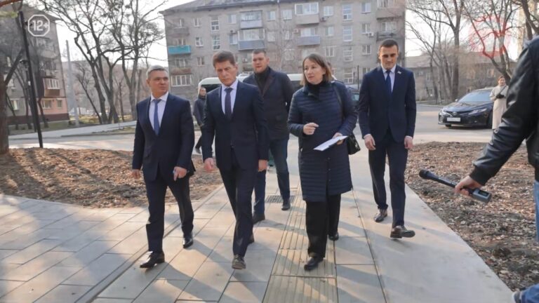 Новый зал бокса осмотрел губернатор Приморья во время визита в Уссурийск