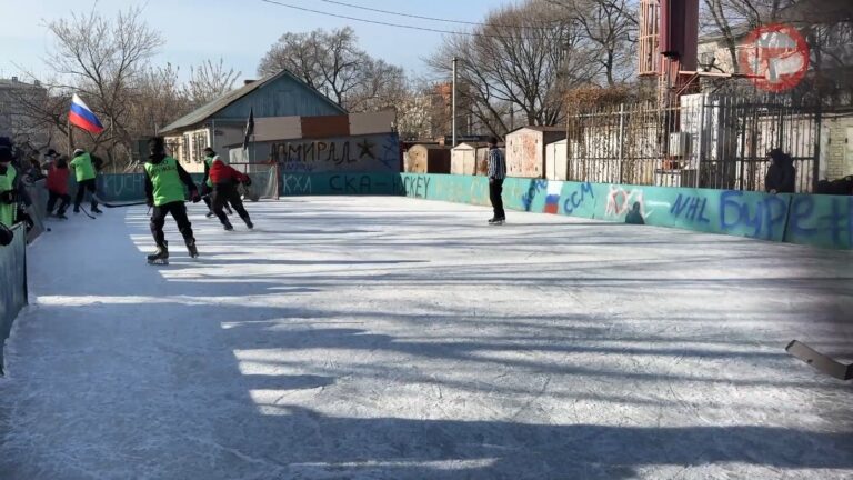Дворовый турнир по хоккею устроили в Уссурийске