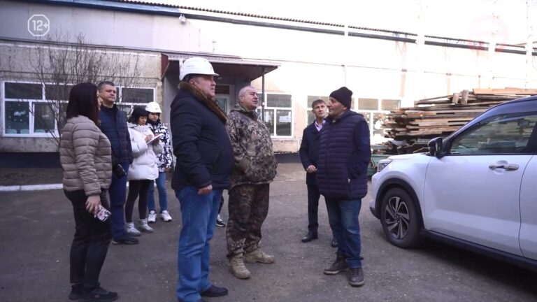 Администрация округа с инспекцией на объектах капремонта и строительства