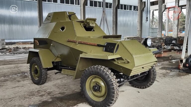 Полномасштабный макет фронтового бронеавтомобиля БА-64 собрали в Уссурийске