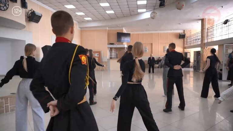 Репетиции к муниципальному балу «Вальс Победы» идут в Уссурийске