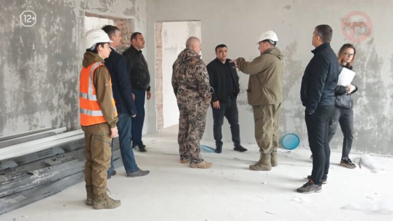 Капитальные ремонты кровель идут в школах и домах культуры округа
