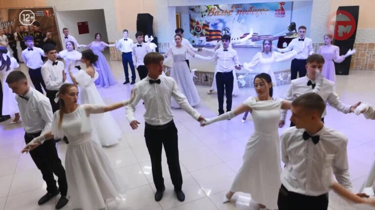 «Вальс Победы» станцевали в Уссурийске