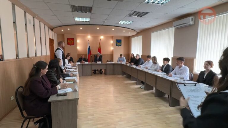 Встреча молодежных советов трех городских округов прошла в Уссурийске