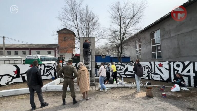 Памятник героям Великой Отечественной войны привели в порядок в Уссурийске