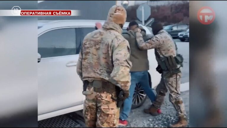 Партию наркотиков и их распространителя задержали полицейские Приморья