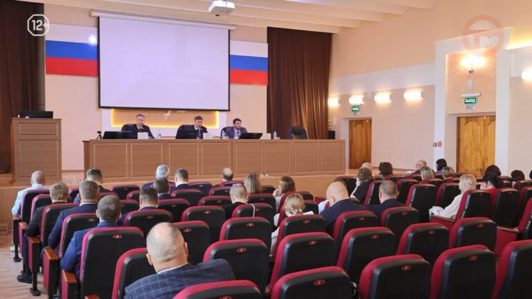Отчёт о работе администрации Уссурийска за прошлый год заслушали депутаты на заседании думы