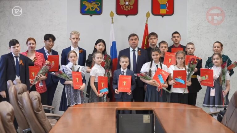 В Думе округа наградили участников конкурса «Моя семья в истории Великой Победы»