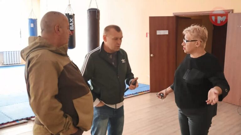 Подрядчика заставят переделать крышу ДК в Новоникольске