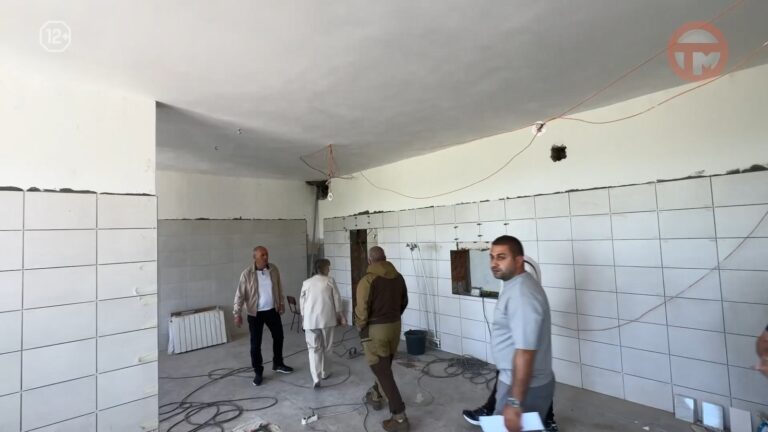 В школе Красного Яра идёт большой ремонт, и его строго контролируют