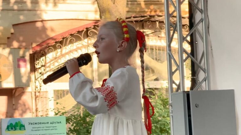 «Победа в сердце каждой семьи» — благотворительный концерт устроили на уссурийском Арбате