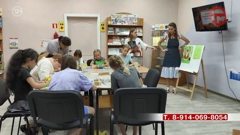 🎨 В уссурийской библиотеке детей учили рисовать символ города — тигра