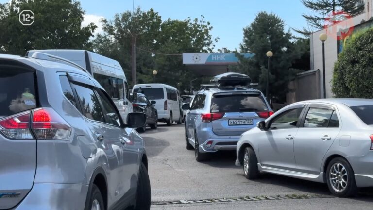 ⛽️ Дефицит топлива в Уссурийске: водители стоят в очередях по часу, 92-й бензин заканчивается