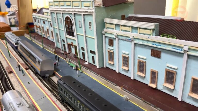 🎨 Гипсовые черепахи и стелы из бисера: в Уссурийске открылась выставка в честь Дня города