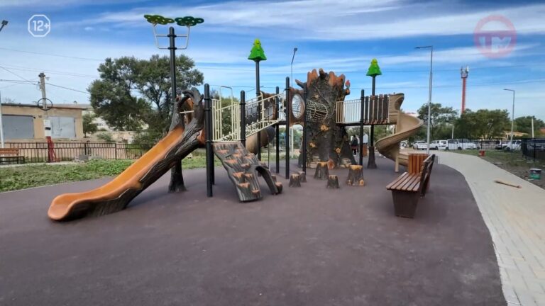 🌳 В Уссурийске завершают строительство двух новых скверов на Краснознаменной и Промышленной