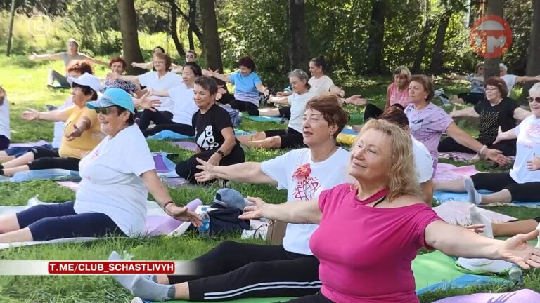 🧘‍♀️ В Уссурийске открылся сезон бесплатных занятий йогой на свежем воздухе