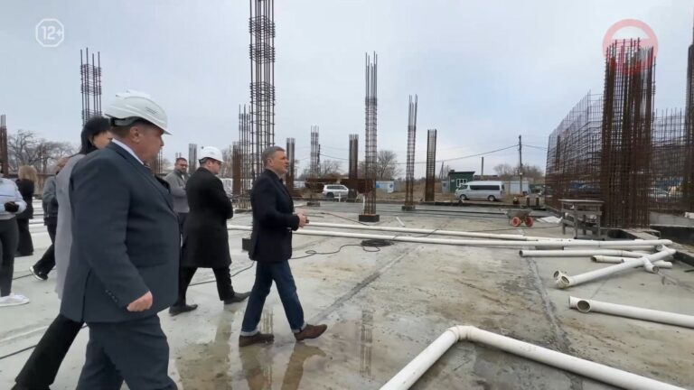 🚧 Капитальный ремонт и строительство социально важных объектов проверил глава округа Евгений Корж