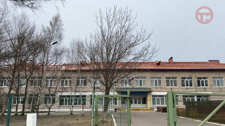 ✅ Строительство кровли в 31-ой школе в Доброполье проверила комиссия администрации Уссурийска