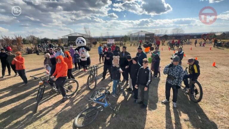 🚴‍♂️ В Уссурийске прошёл «тигриный» велопробег, который завершил велосезон 2025 года