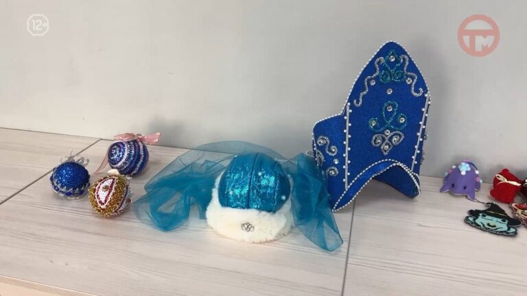 🎄 Уссурийские школьники готовят работы на новогодние конкурсы