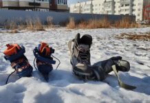 ✅ Жители дома на Кушнира, 30 борются за возвращение хоккейной коробки во дворе