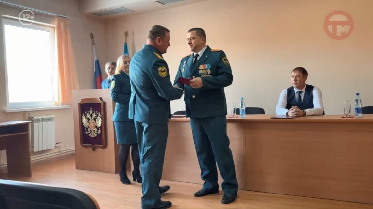 🚒 В Уссурийске чествовали сотрудников МЧС