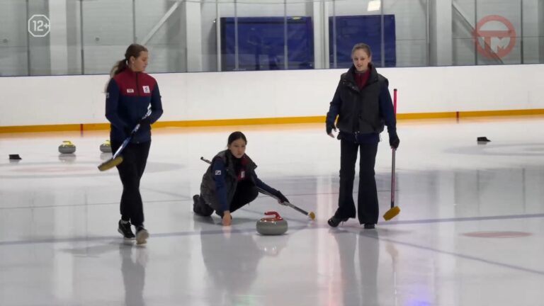🥌 Соревнования по кёрлингу прошли в крытом тренировочном катке «Олимп»