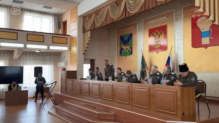 🤝 Отчётное собрание казаков «Большой круг» прошло в администрации округа