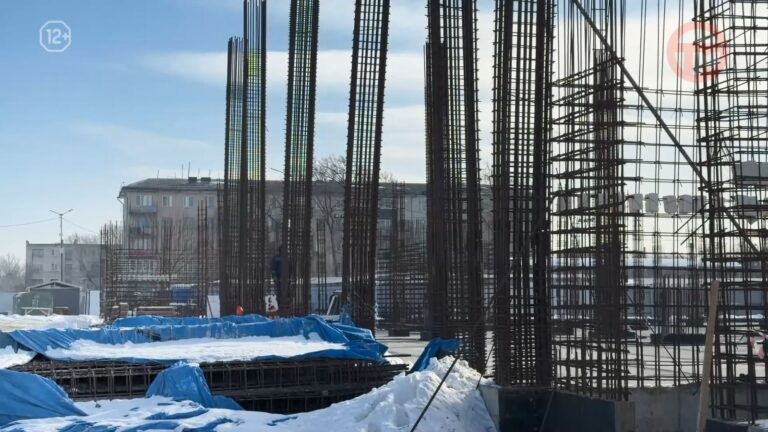 🏗 Строительство социально важных объектов Уссурийска проконтролировал глава округа