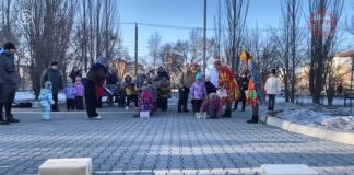 🥞 Блины, хороводы и народные забавы: в Уссурийске дали старт масленичной неделе