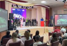 🎤 Уссурийская «Лига первых» Клуба весёлых и находчивых прошла в Центре детского творчества