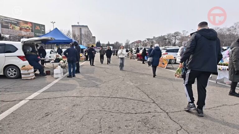 🍯 В Уссурийске открылись торговые ряды к 8 Марта