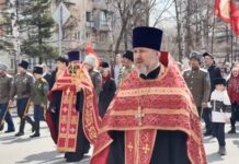 ✔️ Сотни уссурийцев прошли крестным ходом по улицам города