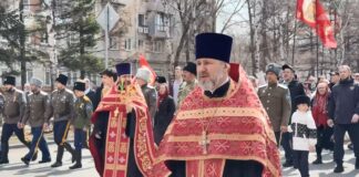 ✔️ Сотни уссурийцев прошли крестным ходом по улицам города