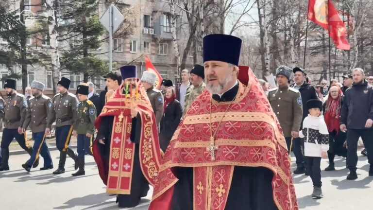 ✔️ Сотни уссурийцев прошли крестным ходом по улицам города