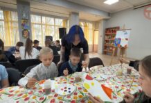 🎨 Центр народного творчества на день превратился в художественную мастерскую