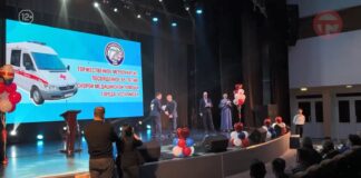 🚑 Работников скорой помощи чествовали в молодёжном центре «Горизонт»