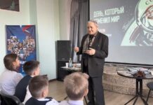 👨🚀 Ко Дню космонавтики в одной из школ Уссурийска провели необычную встречу
