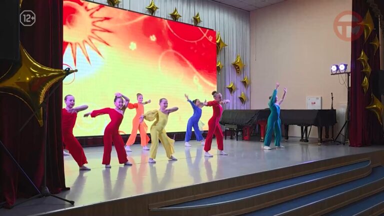 💃 Отчётный концерт «Танцевальная палитра» ансамбля «Непоседы» прошёл в детской школе искусств