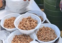 🥣 Традиционная акция «Солдатская каша» прошла у кинотеатра «Россия»