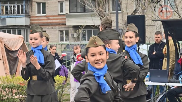 ✔️ Патриотический концерт в честь 81-й годовщины Великой Победы прошёл в сквере на Ленинградской