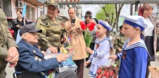 💐 Праздник у дома героя: концерт для ветерана Семёна Гоменко