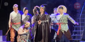 🎭 Спектакль «Луна для шаха Бахрама» поставили в Уссурийске