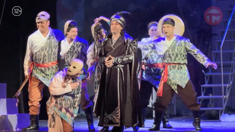 🎭 Спектакль «Луна для шаха Бахрама» поставили в Уссурийске