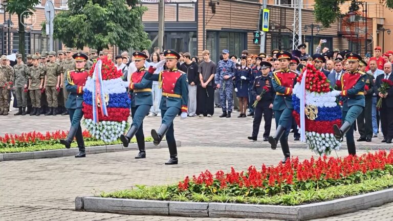 🇷🇺 В День памяти и скорби в Уссурийске прошла торжественная церемония на площади Победы