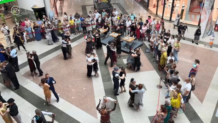 💃 Атмосфера тридцатых годов в современном торговом комплексе