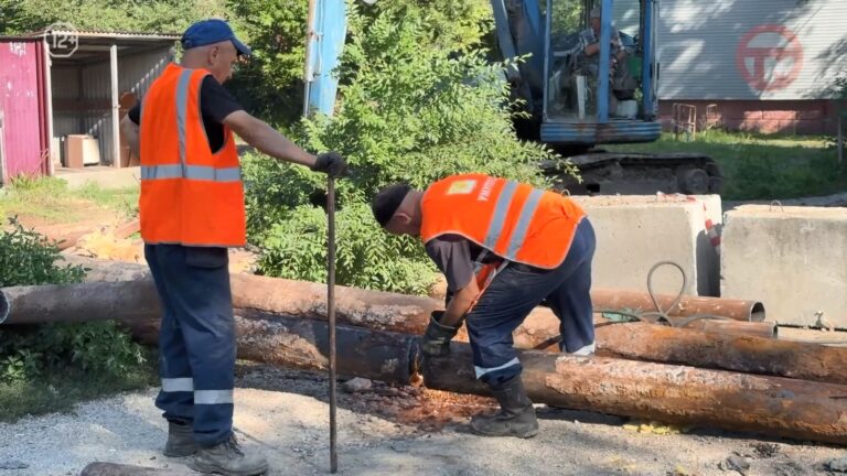 ✔️ Сотрудники Теплосетей готовят город к отопительному сезону